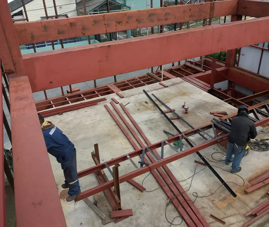 Equipo de GS Ingeniería y Construcción en faena