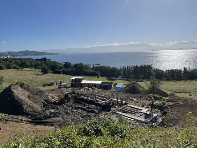 Casa Mondragón · Emplazamiento a orillas del lago Ranco