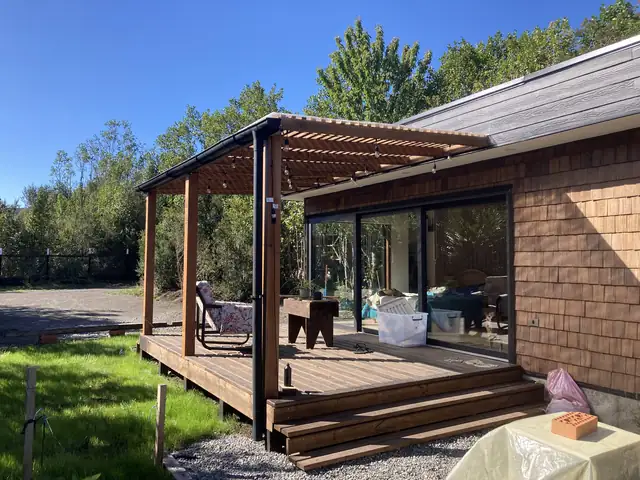 Cabaña Polincai · Terraza exterior con pergolado